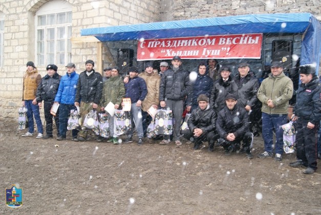 Победители спортивных соревнований на традиционном районном празднике «Хьидин iуш»