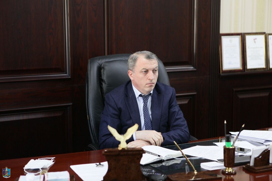 В Агульском районе под председательством главы района Закира Каидова состоялось заседание районной антитеррористической комиссии.